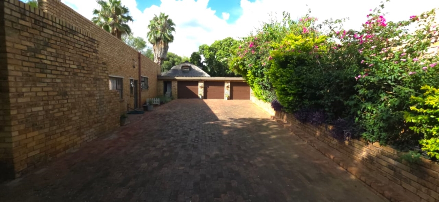 7 Bedroom Property for Sale in Wilkoppies North West